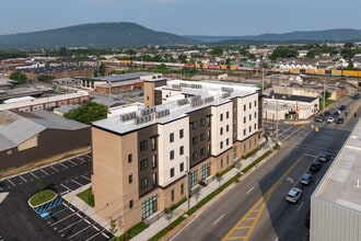 Urban Lofts in Chattanooga, TN - Foto de edificio - Building Photo