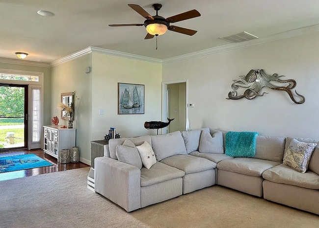 33742 Reservoir Dr in Lewes, DE - Foto de edificio - Building Photo