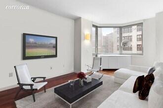 121 E 23rd St-Unit -: 10C in New York, NY - Foto de edificio - Building Photo