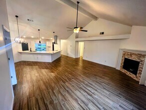 4427 Leyland Dr in Pearland, TX - Foto de edificio - Building Photo