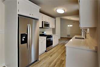 607 River Bend Cir in Smyrna, GA - Building Photo - Building Photo