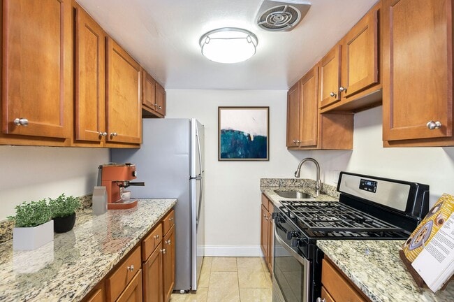 Madison Gardens Apartments in Suitland, MD - Building Photo - Building Photo