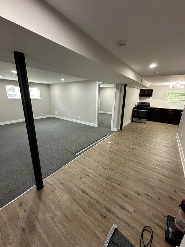 1056 W 81st St, Unit 1 in Chicago, IL - Building Photo - Building Photo