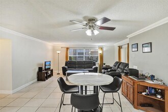 12215 Royal Palm Blvd in Coral Springs, FL - Building Photo - Building Photo