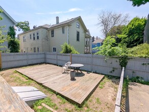 9 Locke St, Unit #1 in Cambridge, MA - Building Photo - Building Photo