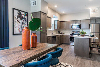 ARISTA APARTMENT HOMES in Las Vegas, NV - Building Photo - Interior Photo