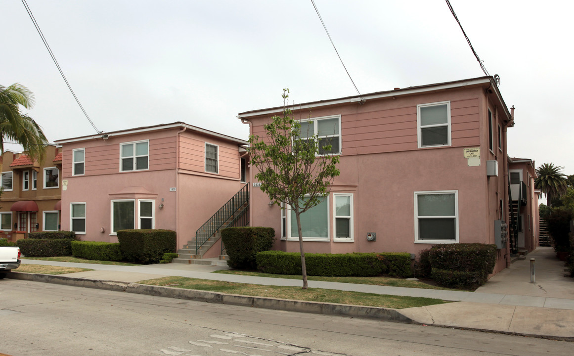 3939 E 3rd St in Long Beach, CA - Building Photo