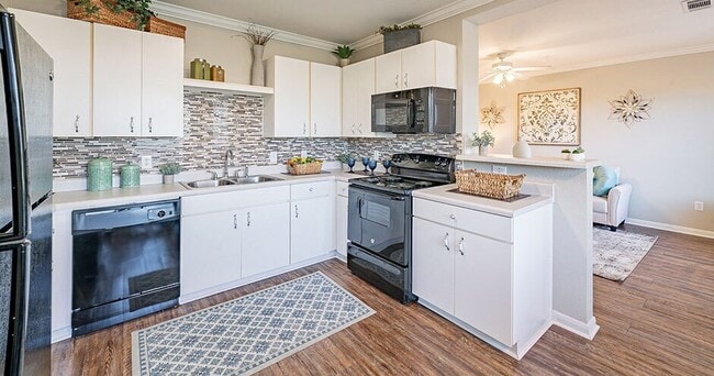 property at 1901 Forest Oaks Dr
