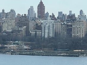 7002 JFK Blvd E in West New York, NJ - Building Photo - Building Photo