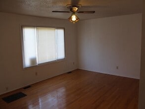 240 S Fair Ave in Benton Harbor, MI - Foto de edificio - Building Photo