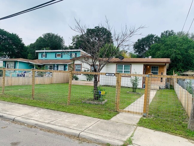 property at 2050 Lamar St