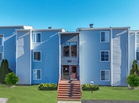 Woods at Oak Crossing in Indianapolis, IN - Building Photo