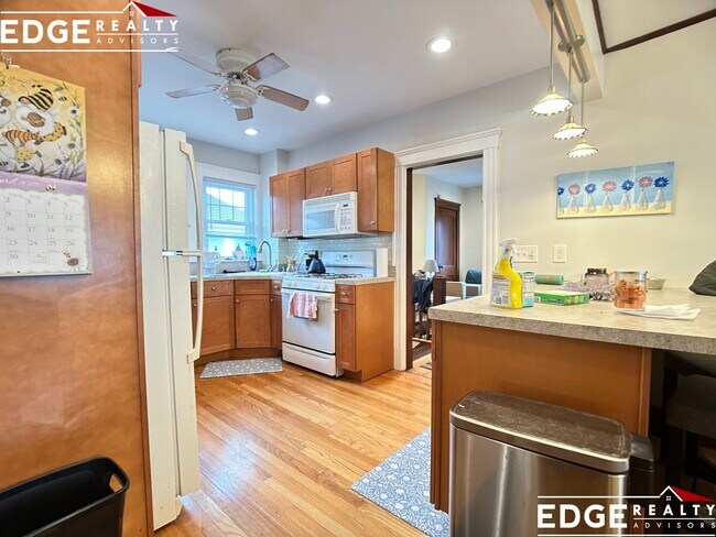 24 Dickinson Rd in Boston, MA - Building Photo - Building Photo