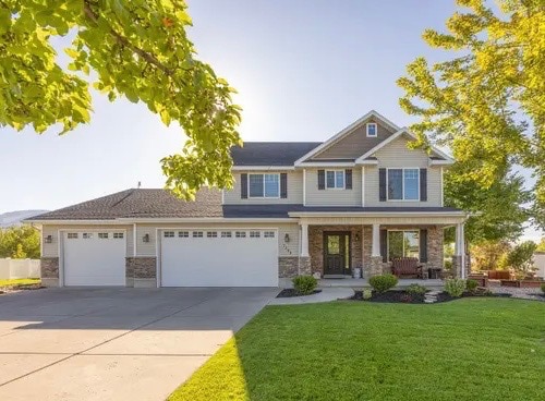 property at 2390 N Pointe Ct