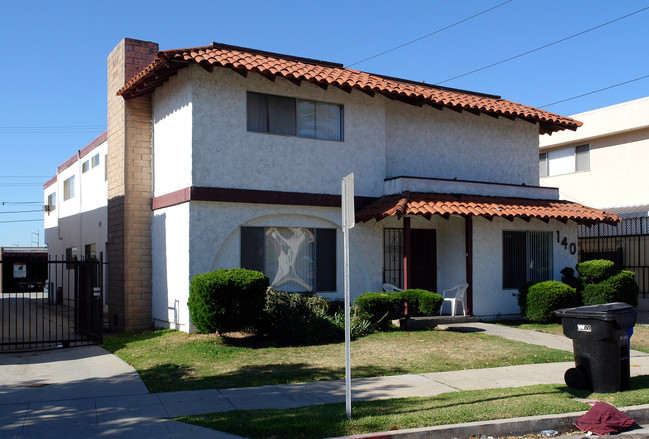 140 W Hillsdale St in Inglewood, CA - Foto de edificio - Building Photo