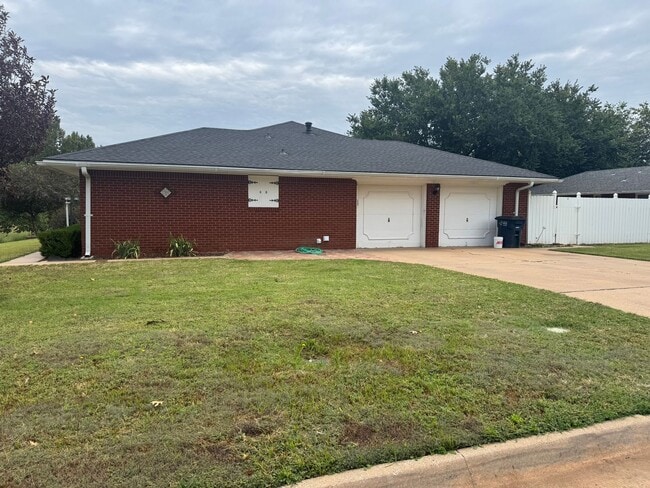 2703 Shirley Dr in Enid, OK - Building Photo - Building Photo