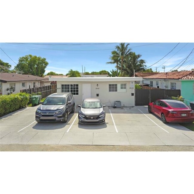 3531 SW 91st Ave in Miami, FL - Building Photo - Building Photo