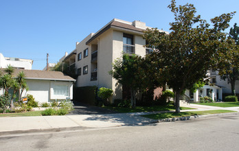 208 N Cedar St in Glendale, CA - Building Photo - Building Photo