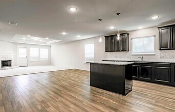 9100 Lookout Pt in Fort Worth, TX - Building Photo - Building Photo
