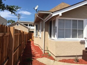 1445 Elm Ave in Long Beach, CA - Building Photo - Building Photo