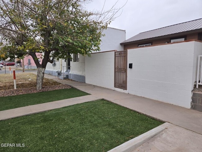 property at 815 Tays St