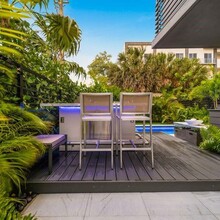 1058 N Victoria Park Rd in Fort Lauderdale, FL - Foto de edificio - Building Photo