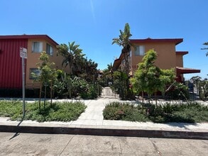 11707 S Vermont Ave, Unit #4 in Los Angeles, CA - Building Photo - Building Photo