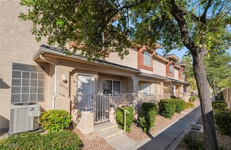 1012 Dusty Creek St in Las Vegas, NV - Foto de edificio - Building Photo