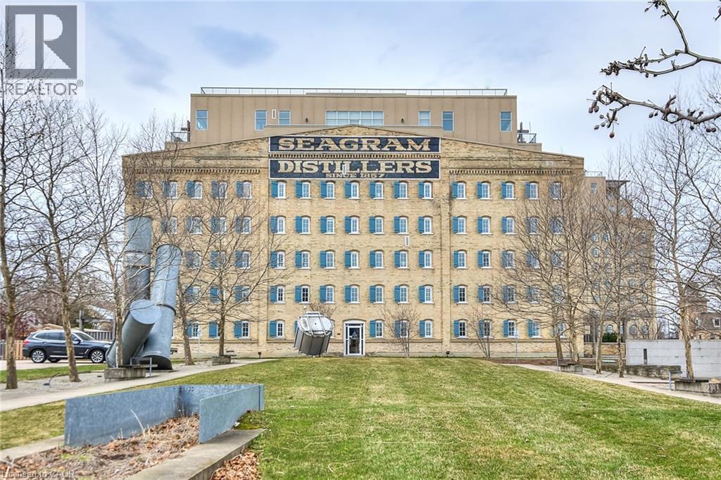 3 Father David Bauer Dr in Waterloo, ON - Building Photo