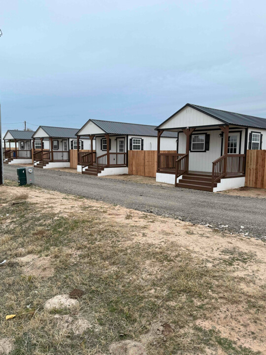 17815 County Rd 2140 in Lubbock, TX - Building Photo