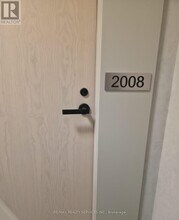 8 Interchange Wy in Vaughan, ON - Building Photo - Building Photo