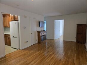 86 Hidden Knolls Cir in Monroe, CT - Building Photo - Building Photo