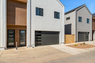 1887 Notre Dame Blvd, Unit 1 in Chico, CA - Foto de edificio - Building Photo