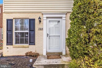 584 Cotswold Ct in Frederick, MD - Foto de edificio - Building Photo