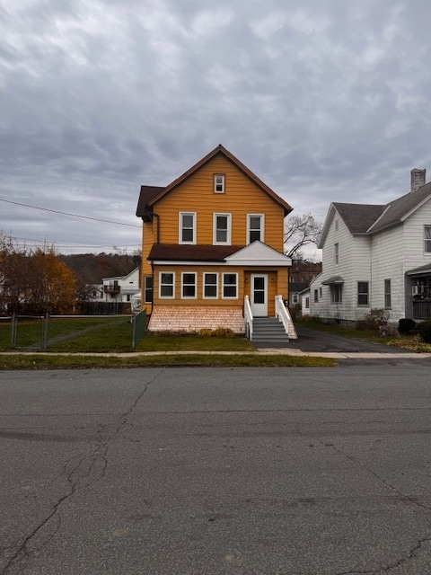 11 Pulver Ave, Unit 2nd floor in Ravena, NY - Building Photo - Building Photo