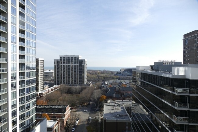 1400 S Michigan Ave in Chicago, IL - Building Photo - Building Photo
