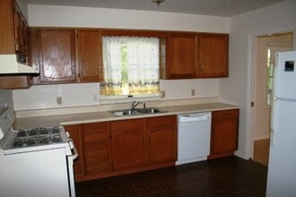 117 Mountain Valley Dr in Hendersonville, NC - Building Photo - Building Photo