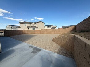 13329 Racimo Ct in Victorville, CA - Building Photo - Building Photo