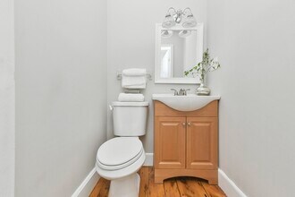 93 Dresser St in Boston, MA - Building Photo - Building Photo