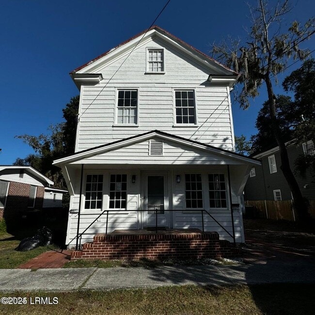 property at 907 Duke St