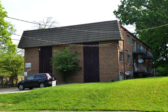 2814 Harrison Ave in Cincinnati, OH - Building Photo - Building Photo