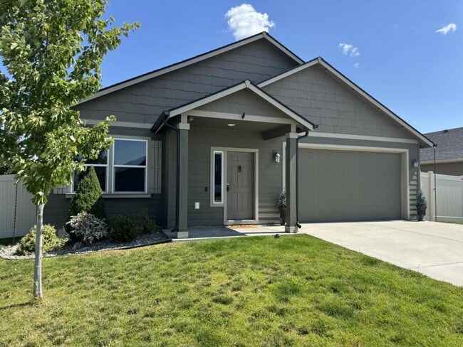13012 Shortline St in Rathdrum, ID - Building Photo - Building Photo