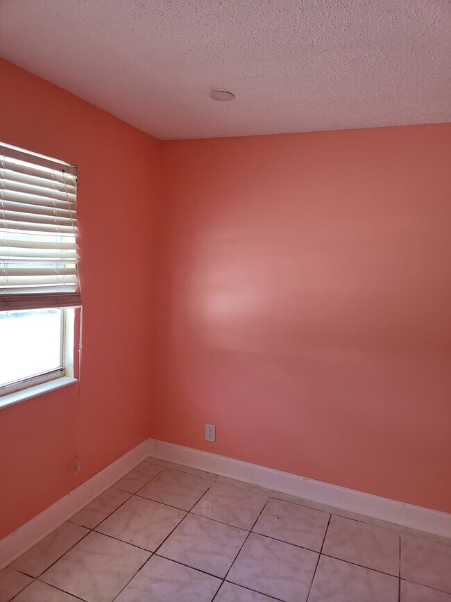 5020 Norma Elaine Rd Apartments and Nearby West Palm Beach Apartments