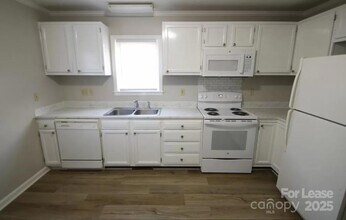 90 Akron Ave in Kannapolis, NC - Building Photo - Building Photo