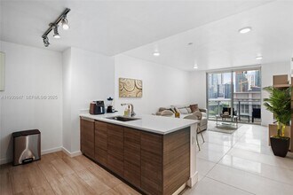 1100 S Miami Ave in Miami, FL - Building Photo - Building Photo