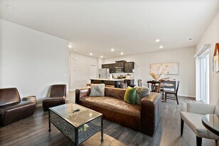 10715 186th St Ct E in Puyallup, WA - Building Photo