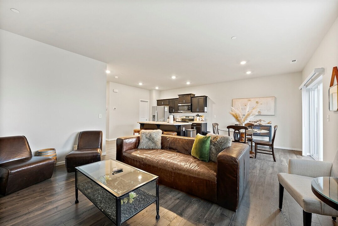 10715 186th St Ct E in Puyallup, WA - Building Photo