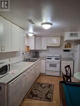 172 Manse Rd in Toronto, ON - Building Photo - Building Photo
