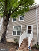 113 Hartford Ct in Charlottesville, VA - Building Photo