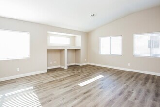 4511 Grotto Ct in North Las Vegas, NV - Building Photo - Building Photo